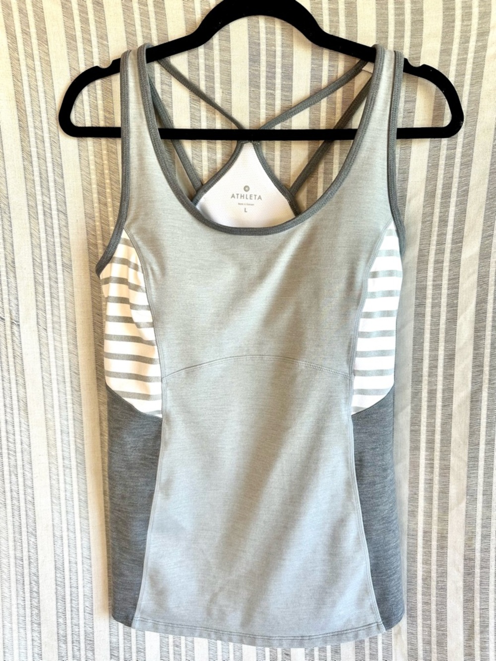 Athleta strappy workout tank with built in bra